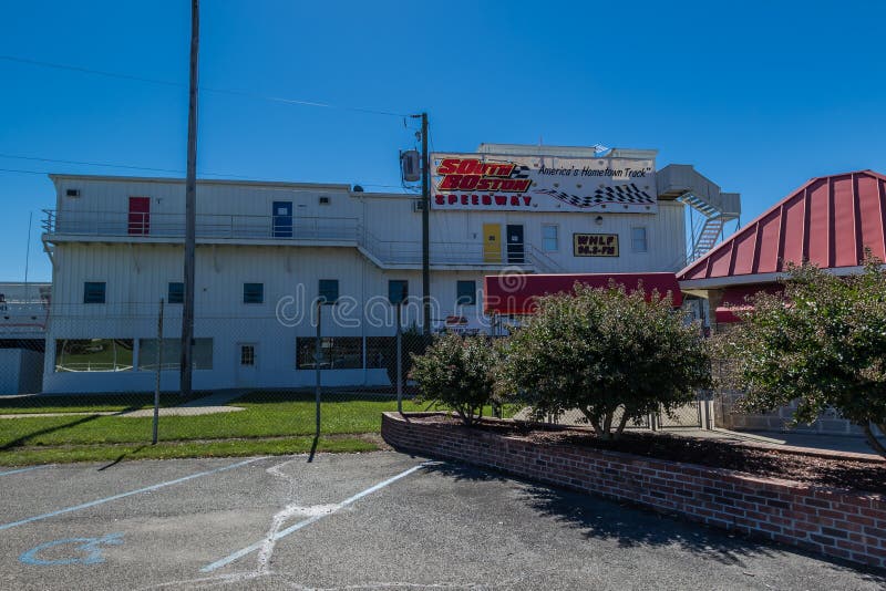 South Boston Speedway editorial photo. Image of green 78565981