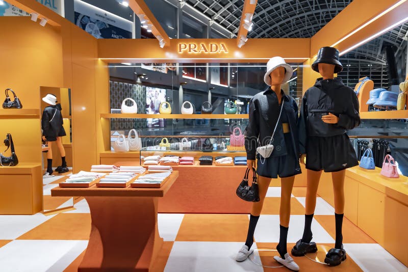 LA ROCA VILLAGE, BARCELONA, SPAIN - MARCH 17, 2018 : Prada store at the outlet  shopping mall La Roca Stock Photo - Alamy