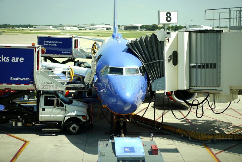 Southwest Aircraft and Jetway Editorial Photography - Image of carrier ...