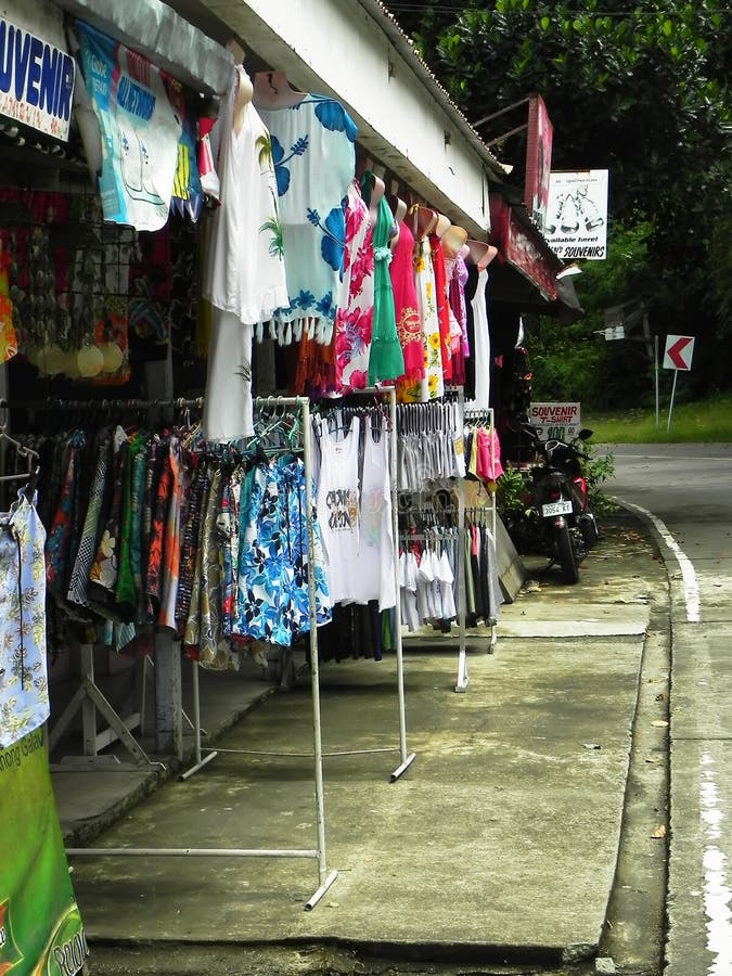 Souvenir Shops editorial photography. Image of spot, shops 25859317