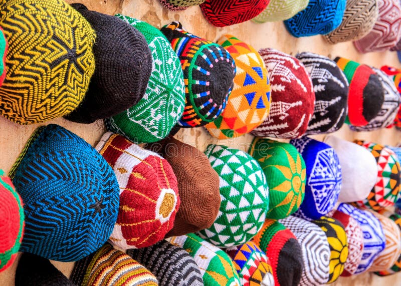 Souvenirs colorés du Maroc image stock. Image du artisanat 52630015