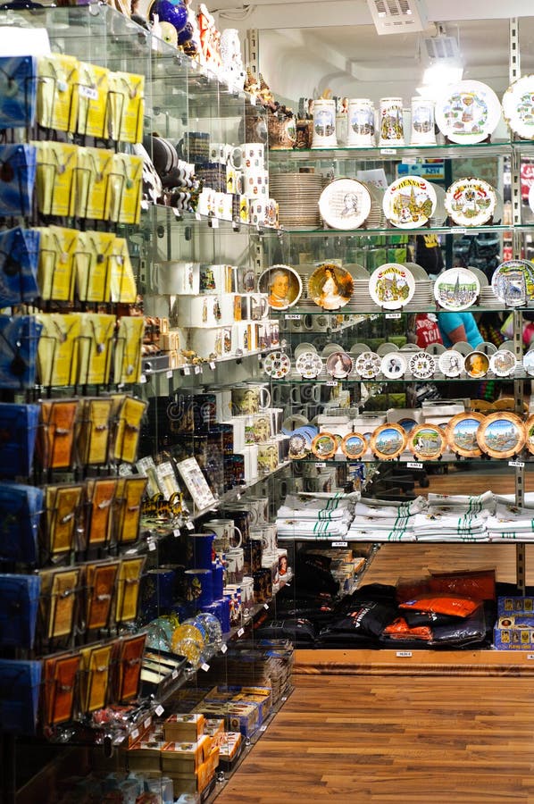 Souvenirs shop in Vienna editorial photo. Image of vacation 18795731