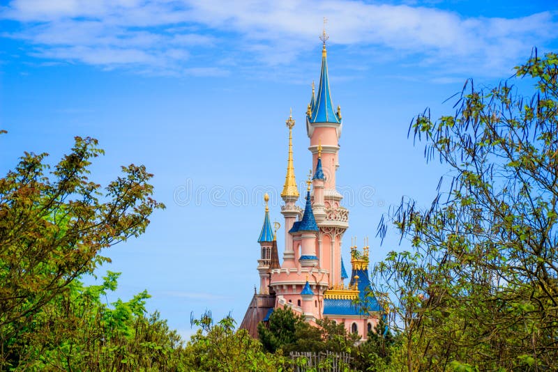 Sova skönhet rockera på Disneyland Paris, den Eurodisney ledaren royaltyfri fotografi Sova skönhet rockera på Disneyland Paris, den Eurodisney ledaren royaltyfri fotografi
