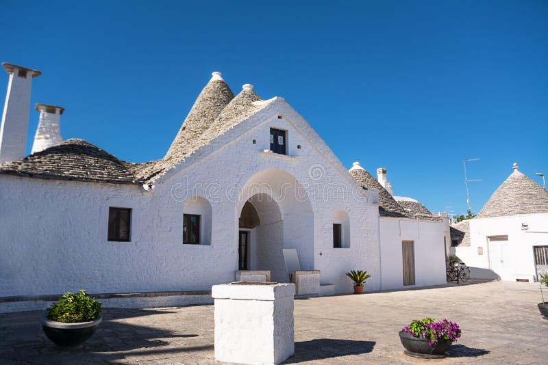 Sovereign de Trullo de Alberobello imagen de archivo libre de regalías Sovereign de Trullo de Alberobello imagen de archivo libre de regalías