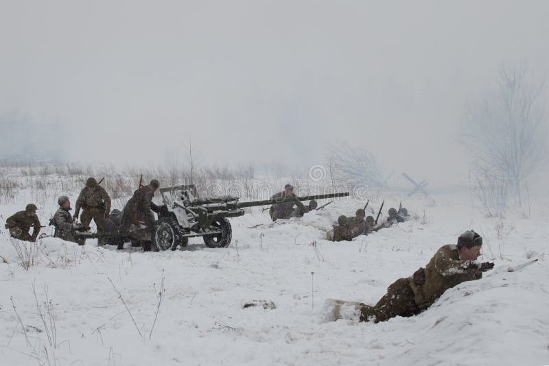 Soviet artillery in position. Military-historical reconstruction of fights of the great Patriotic war for the lifting of the block