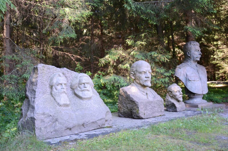 Soviet statues in Grutas park