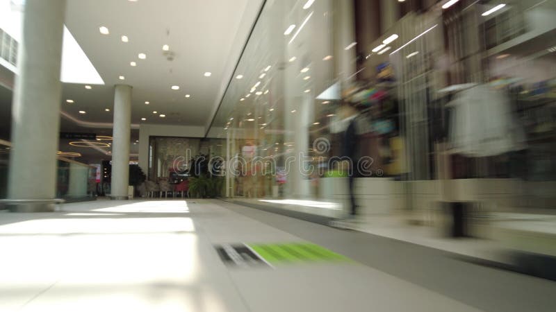 Sovraesposizione prolungata intervallo di tempo del movimento o iperlasso di tempo di un centro commerciale moderno generico