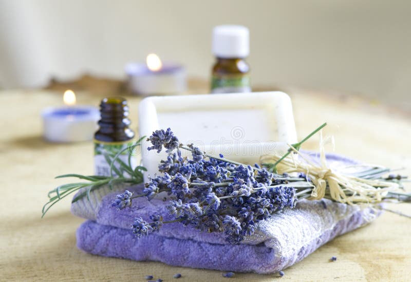 Bagni impostato fresco lavanda un lavanda sapone.