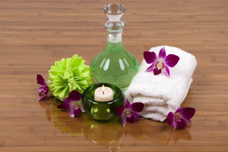 Spa(towel, orchids, candle, bath gel and sponge)