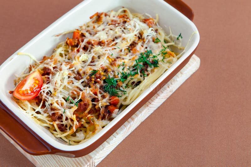 Spagettipasta Bolognese arkivfoto. Bild av tomat, äta 90718868