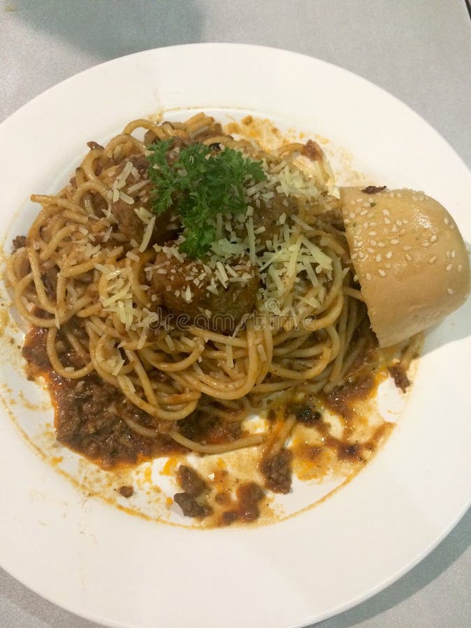 Spaghetti Bolognese stock image. Image of spaghetti, foodporn 88897289