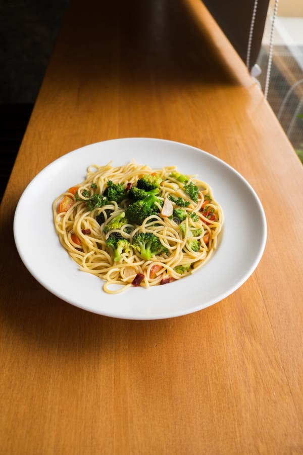 Spaghetti with Broccoli and Tomatoes. Stock Image Image of meal, mediterranean 52171217