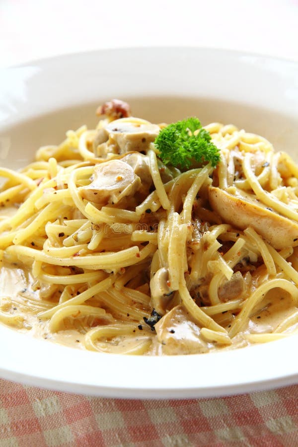 Spaghetti Carbonara Chicken Stock Photo Image of pattern, plate 18068224