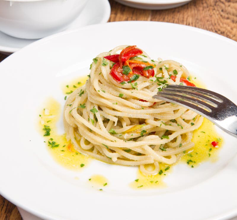 Spaghetti with Garlic, Oil and Chili Stock Image Image of vegan