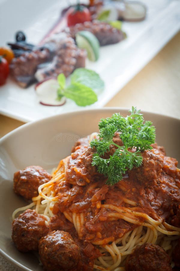 Spaghetti meatball stock image. Image of parsley, italian 35838249