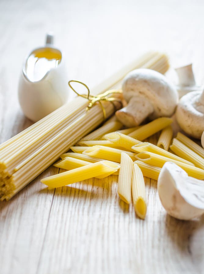 Spaghetti and penne stock photo. Image of close, leaf 32416782