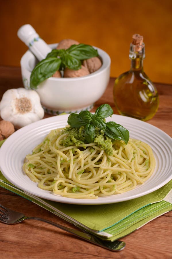 Spaghetti with pesto sauce stock image. Image of food - 27126389