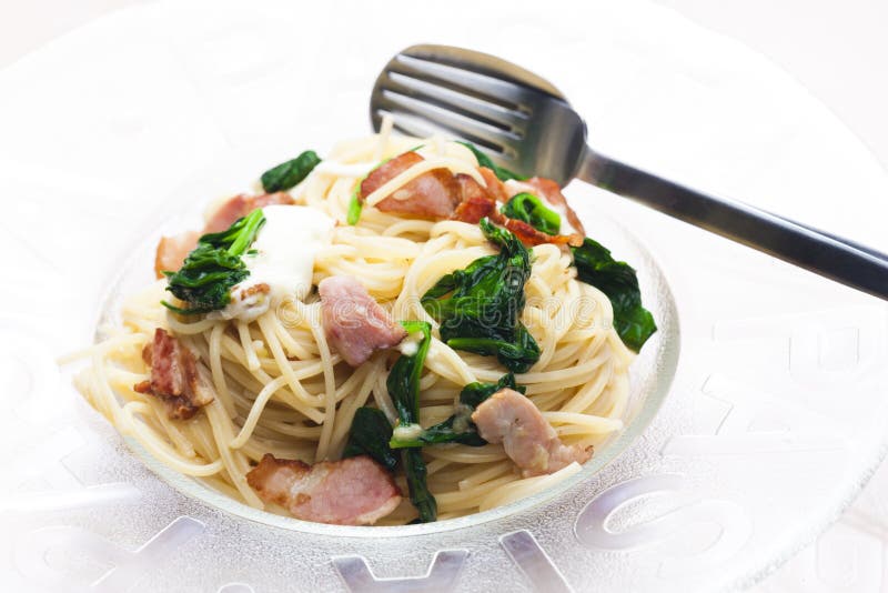 Spaghetti with Spinach, Bacon and Mozzarella Stock Image Image of