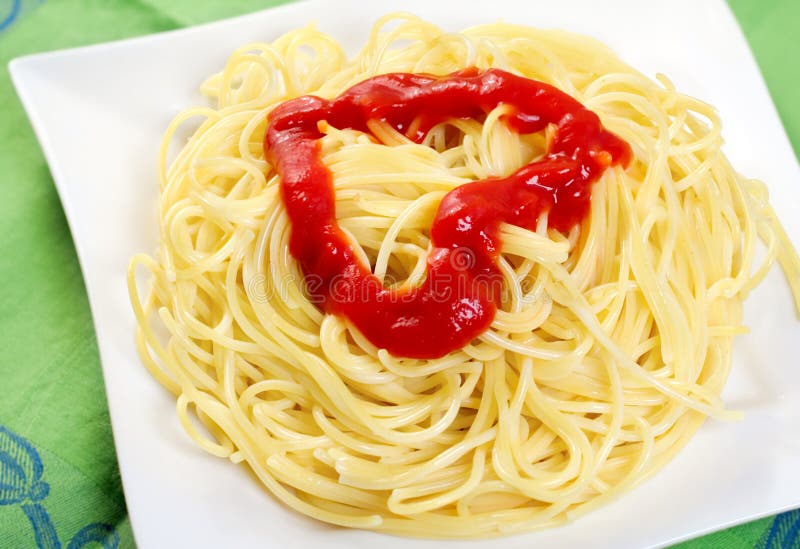 Spaghetti with tomato sauce 3