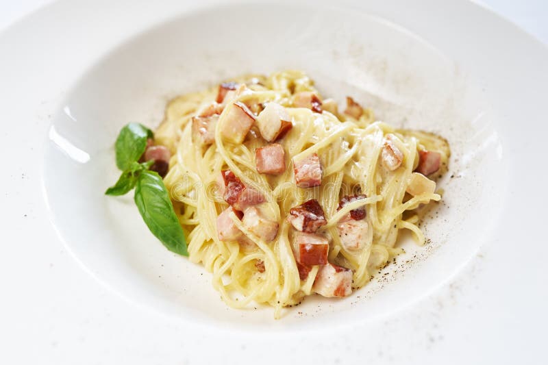 Spaghettis alla Carbonara lizenzfreie stockbilder Spaghettis alla Carbonara lizenzfreie stockbilder