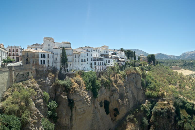 Spanien den gamla staden av Ronda, Malaga En sikt till den gamla moriska fjärdedelen royaltyfria bilder Spanien den gamla staden av Ronda, Malaga En sikt till den gamla moriska fjärdedelen royaltyfria bilder