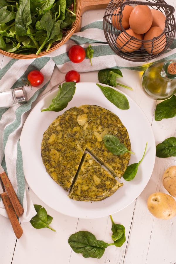 Spanish Omelette with Spinach. Stock Image Image of papas, buffet