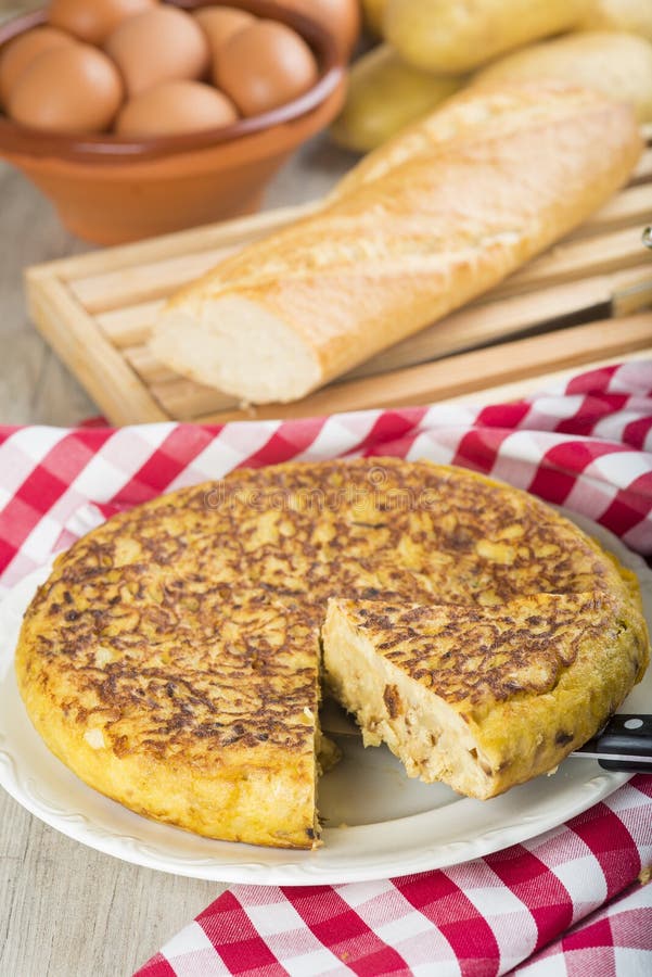Spanish potatoes omelette stock image. Image of diet 86172085
