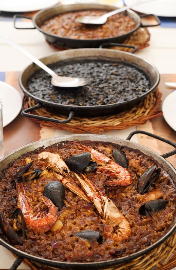 a spanish fideua, a typical noodles casserole with seafood Stock Photo -  Alamy