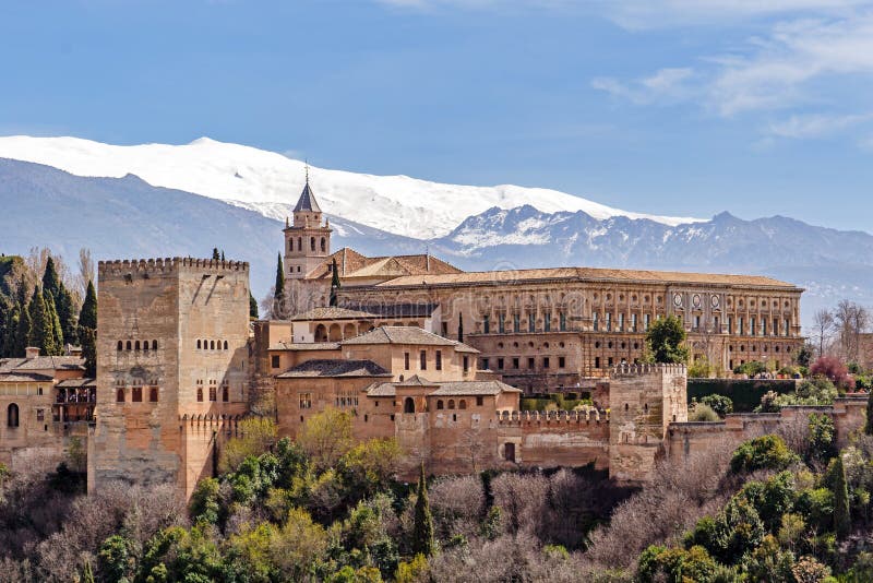 Palacio es un palacio fortaleza de árabe gobernantes de reino de en Andalucía del sur.