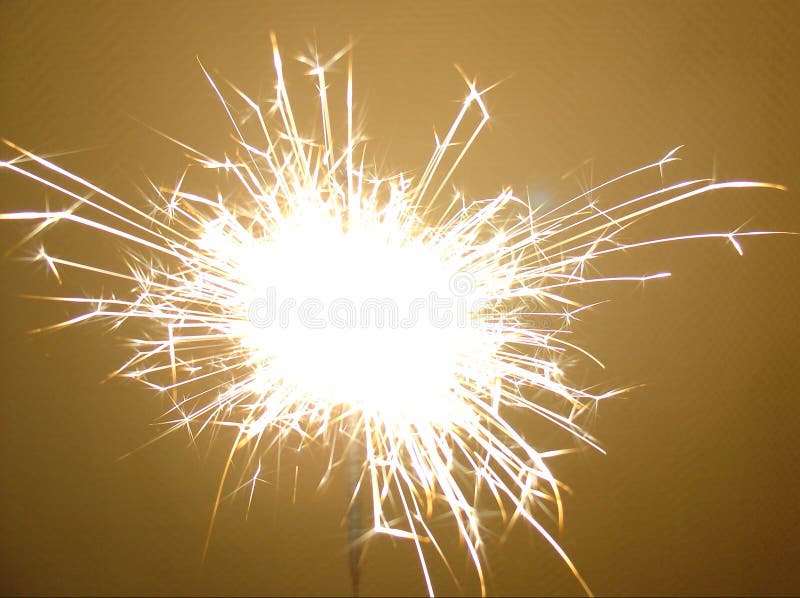 Sparkler de los fuegos artificiales fotos de archivo Sparkler de los fuegos artificiales fotos de archivo