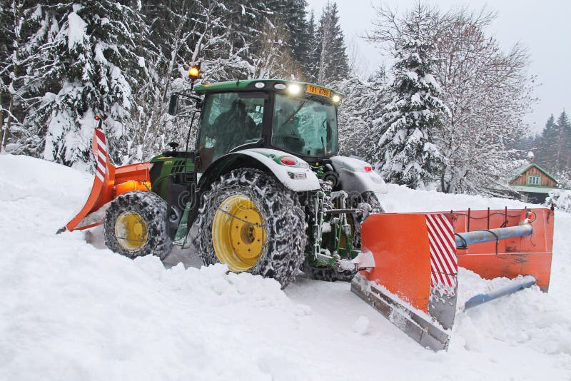 Messina: Neve Sui Nebrodi, In Azione I Mezzi Spazzaneve - Foto 3