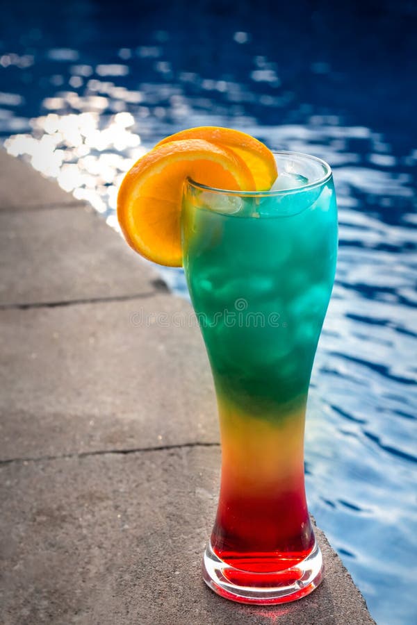 Spaßsommerzeit-Rumgetränk stockfotografie Spaßsommerzeit-Rumgetränk stockfotografie