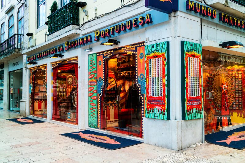 Sin valor bicapa ajustar Specialised Conservó La Tienda De La Sardina En Lisboa Fotografía editorial  - Imagen de centro, pescados: 112529212