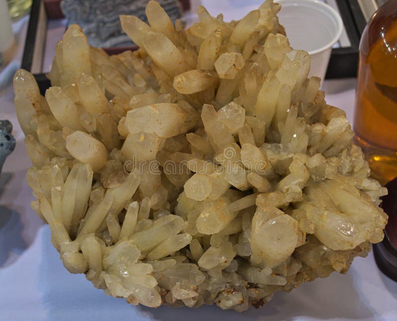 Specimen of yellow sulfur crystal, close up royalty free stock image Specimen of yellow sulfur crystal, close up royalty free stock image
