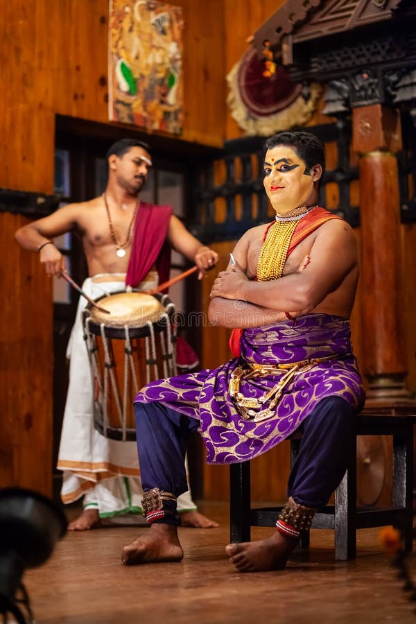 Spectacle de danse de Kathakali à Cochin, Inde photographie stock libre de droits Spectacle de danse de Kathakali à Cochin, Inde photographie stock libre de droits