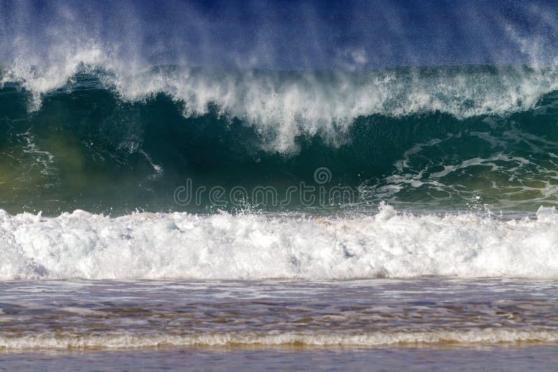 Shoreline Breaking Waves Kauai Hawaii