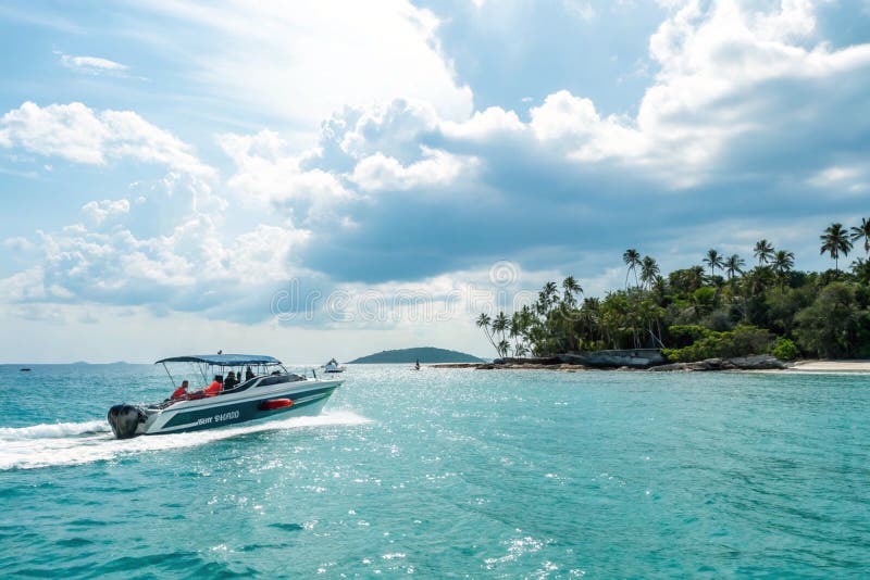 Speed Boat Sailing Summer Sea in Thailand stock abbildung