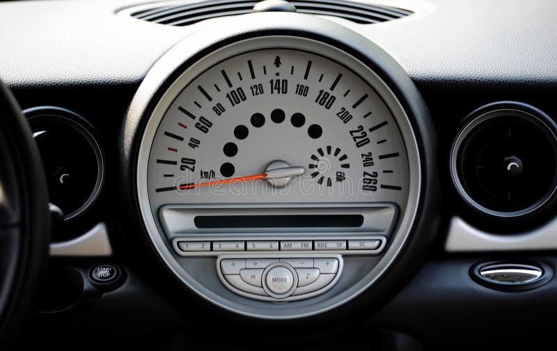 Speedometer av en bil fotografering för bildbyråer Speedometer av en bil fotografering för bildbyråer