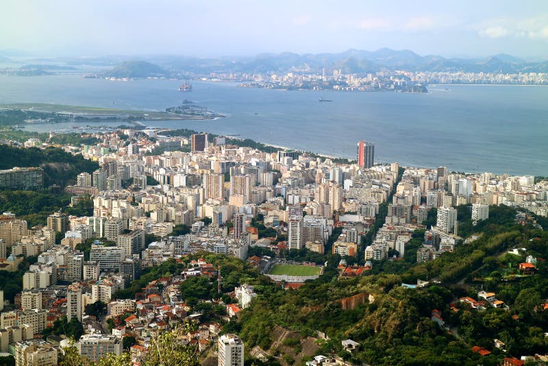 Spektakulär panoramautsikt av centret med skyskrapor, Rio de Janeiro, Brasilien, Sydamerika royaltyfri fotografi Spektakulär panoramautsikt av centret med skyskrapor, Rio de Janeiro, Brasilien, Sydamerika royaltyfri fotografi
