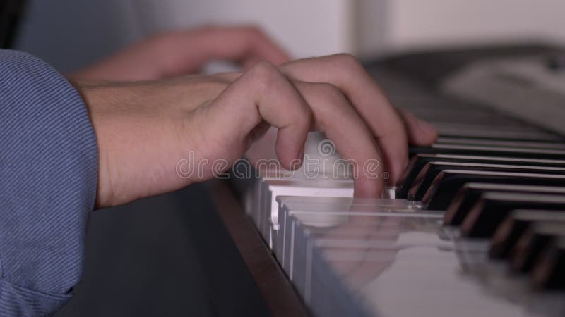 Spela upp musikinstrument piano vıdeo