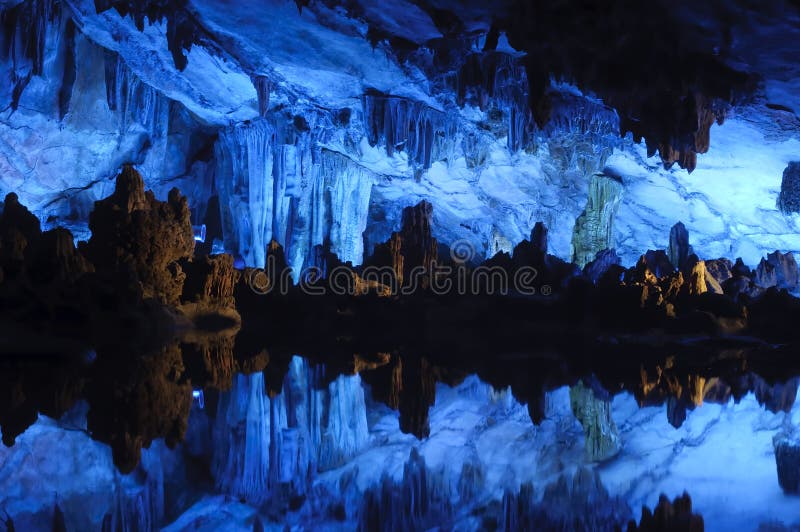 Spelonca a lamella della scanalatura, Guilin, Cina fotografia stock Spelonca a lamella della scanalatura, Guilin, Cina fotografia stock