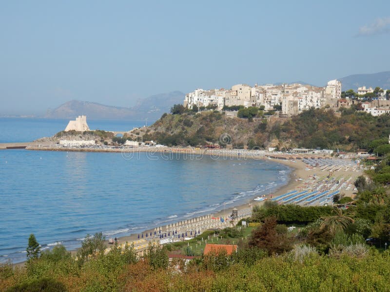 Sperlonga de la trayectoria de Ulises foto de archivo Sperlonga de la trayectoria de Ulises foto de archivo