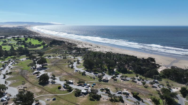 Spiagge sulla spiaggia di pismo in california, stati uniti.