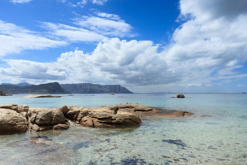 Spiaggia dei massi - Cape Town fotografia stock libera da diritti Spiaggia dei massi - Cape Town fotografia stock libera da diritti