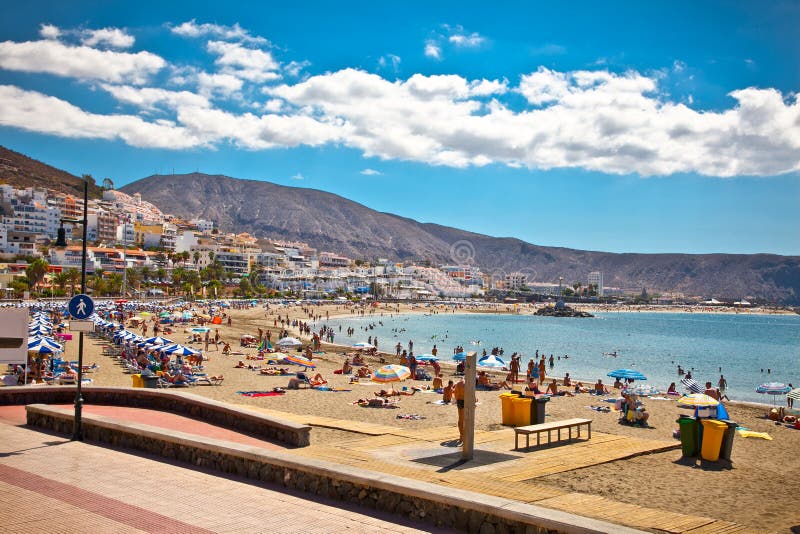 Spiaggia di Playa de la Vistas. Tenerife, Canarie fotografia stock Spiaggia di Playa de la Vistas. Tenerife, Canarie fotografia stock