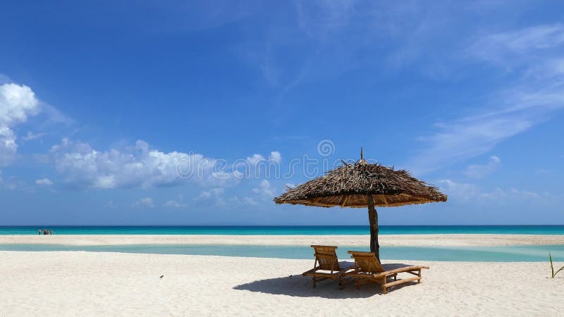 Spiaggia di sabbia di bianco di Bantayan