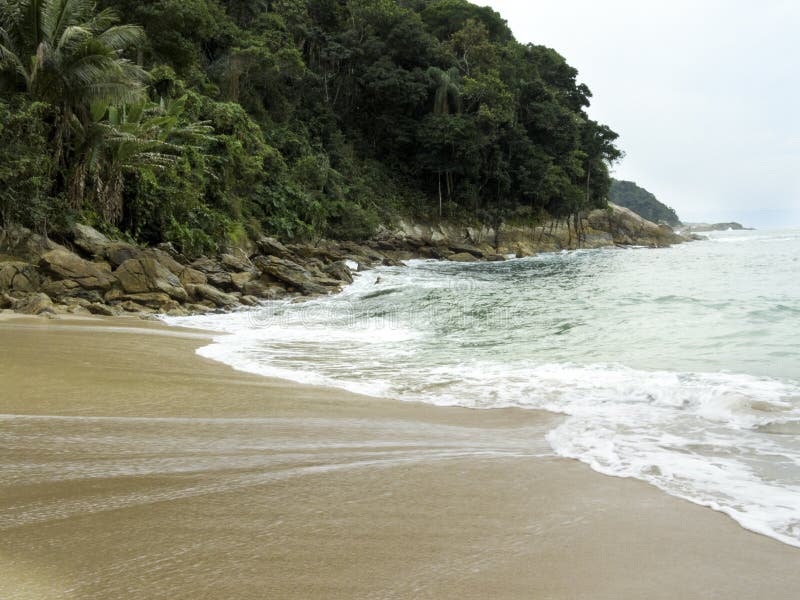 Spiaggia di Sorocotuba in Guaruja, Brasile immagine stock Spiaggia di Sorocotuba in Guaruja, Brasile immagine stock