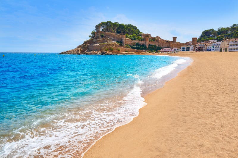 Spiaggia Di Tossa De Mar In Costa Brava Della Catalogna Fotografia spiaggia-di-tossa-de-mar-in-costa-brava-della-catalogna-fotografia