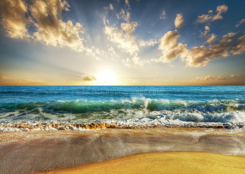 Spiaggia di tramonto della Tailandia immagine stock libera da diritti