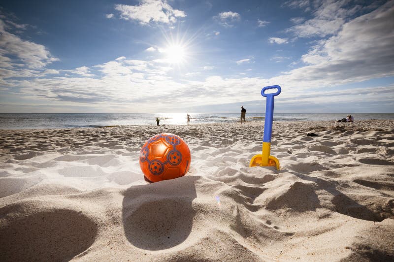 Spiaggia e giocattoli di festa per i bambini, immagini stock Spiaggia e giocattoli di festa per i bambini, immagini stock